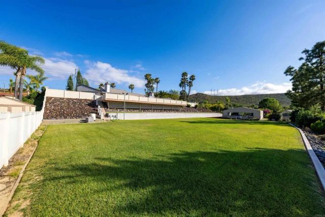 2886 Windwood Way, El Cajon, CA 92019