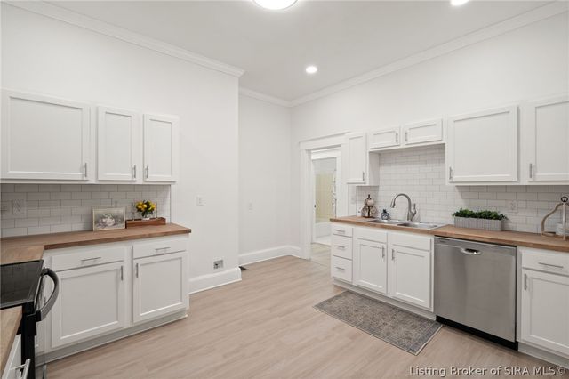 826 Catherine Place, New Albany, IN 47150