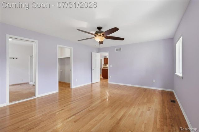 2067 Oakdale Drive, Waterford Charter Township, MI 48329