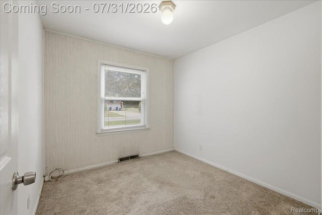 2067 Oakdale Drive, Waterford Charter Township, MI 48329