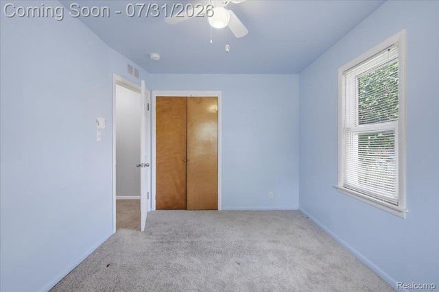 2067 Oakdale Drive, Waterford Charter Township, MI 48329