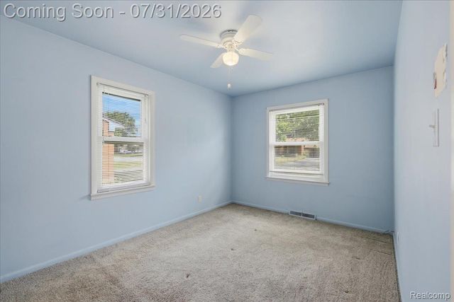 2067 Oakdale Drive, Waterford Charter Township, MI 48329