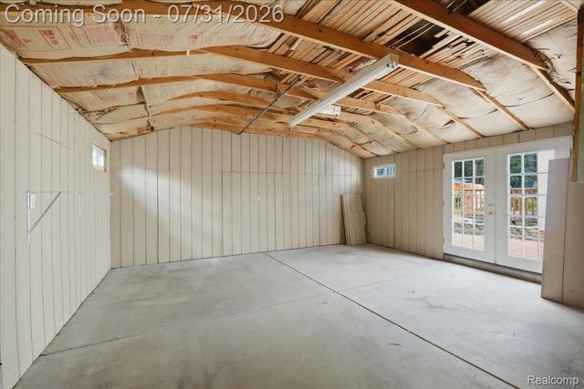 2067 Oakdale Drive, Waterford Charter Township, MI 48329