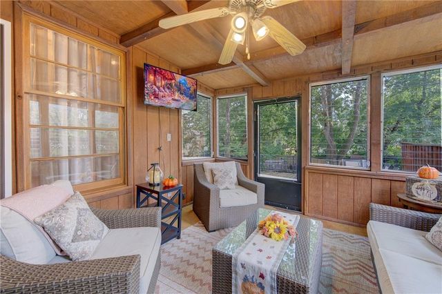 9127 W 91st Terrace, Overland Park, KS 66212