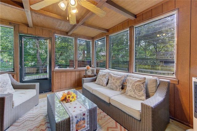 9127 W 91st Terrace, Overland Park, KS 66212