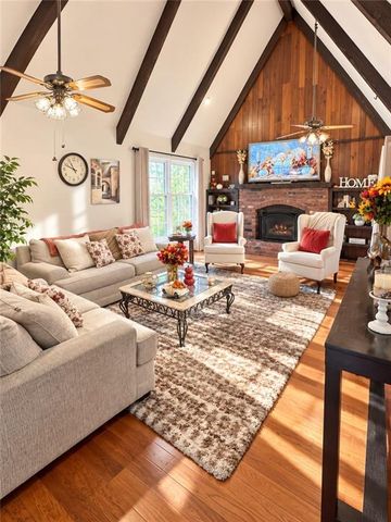 9127 W 91st Terrace, Overland Park, KS 66212