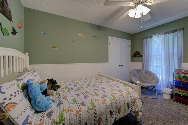 9127 W 91st Terrace, Overland Park, KS 66212