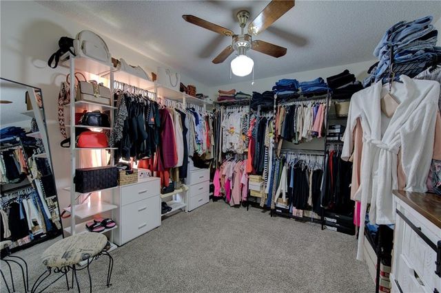 9127 W 91st Terrace, Overland Park, KS 66212