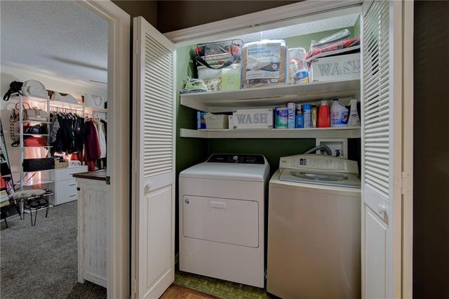 9127 W 91st Terrace, Overland Park, KS 66212