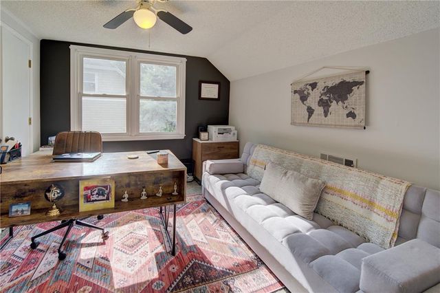 9127 W 91st Terrace, Overland Park, KS 66212