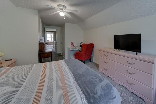 9127 W 91st Terrace, Overland Park, KS 66212