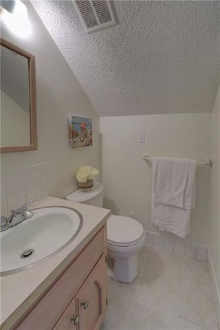 9127 W 91st Terrace, Overland Park, KS 66212
