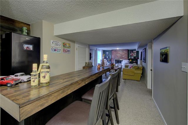 9127 W 91st Terrace, Overland Park, KS 66212