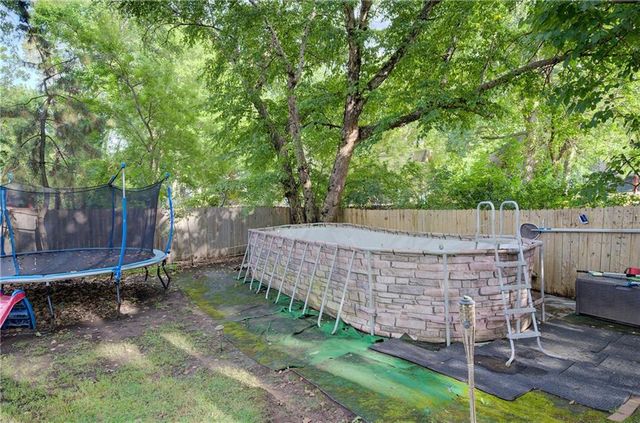 9127 W 91st Terrace, Overland Park, KS 66212