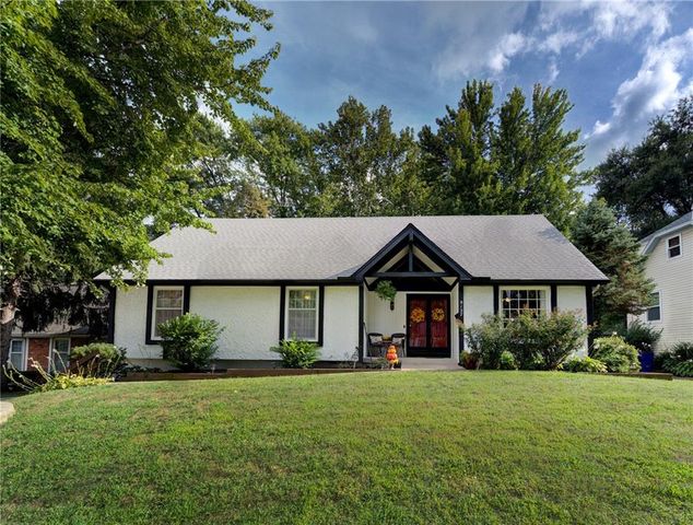 9127 W 91st Terrace, Overland Park, KS 66212