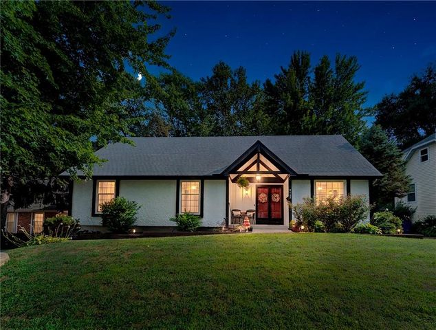 9127 W 91st Terrace, Overland Park, KS 66212