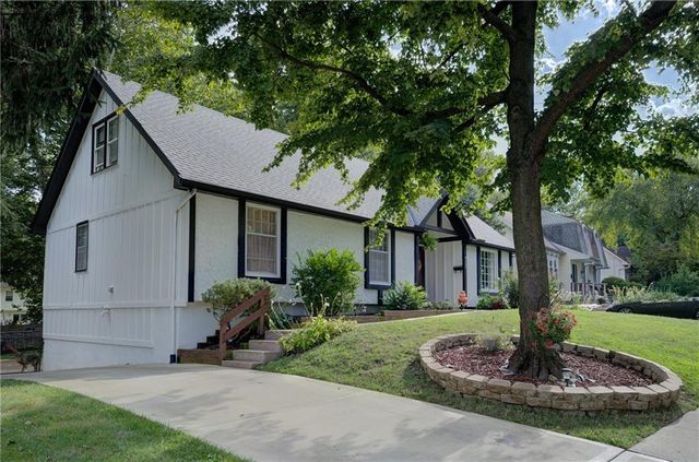 9127 W 91st Terrace, Overland Park, KS 66212