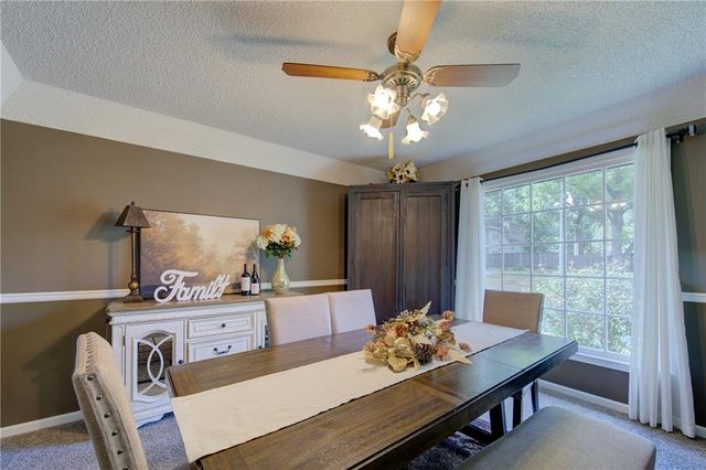 9127 W 91st Terrace, Overland Park, KS 66212