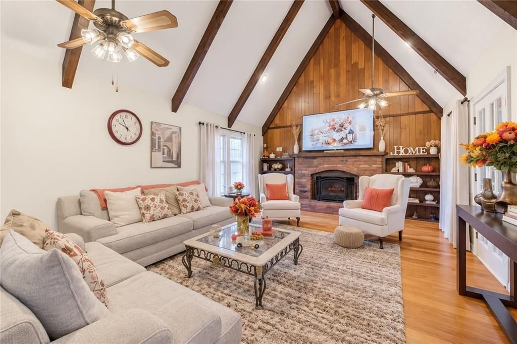 9127 W 91st Terrace, Overland Park, KS 66212
