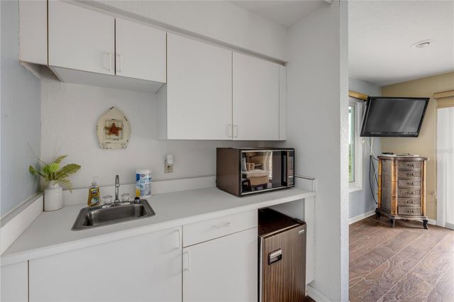 1707 BEACON STREET, New Smyrna Beach, FL 32169