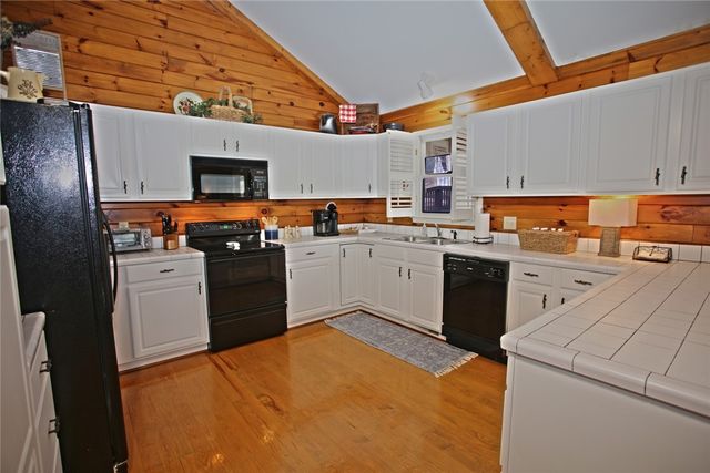 110 Nautica Point, Six Mile, SC 29682