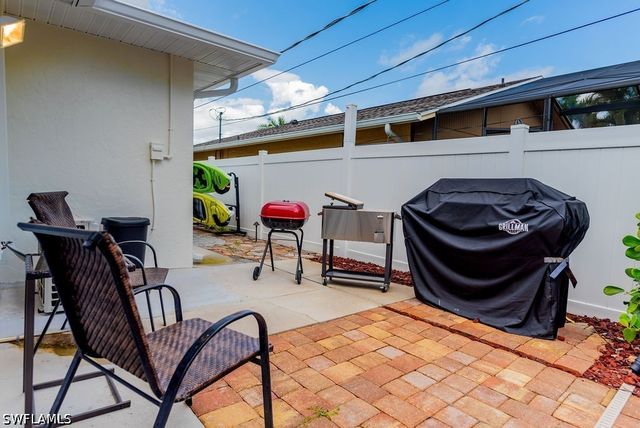 688 106th AVE N, Naples, FL 34108