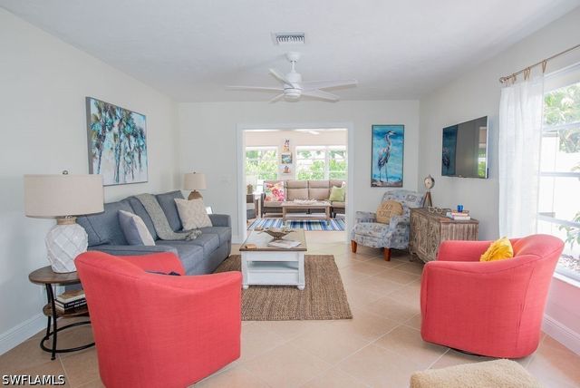 688 106th AVE N, Naples, FL 34108
