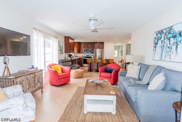 688 106th AVE N, Naples, FL 34108