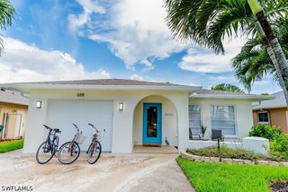 688 106th AVE N, Naples, FL 34108