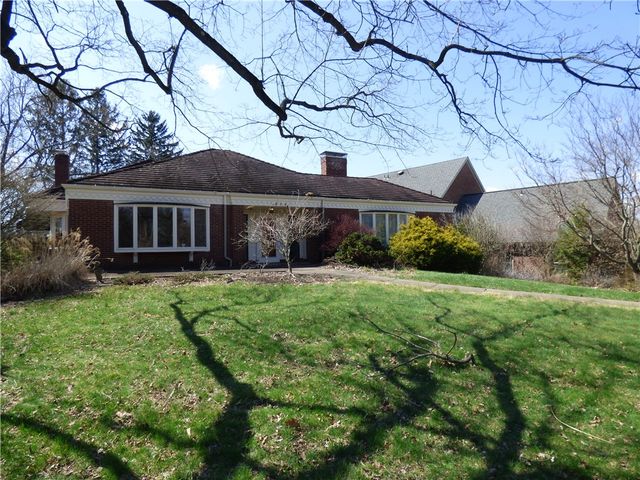 1216 Washington Rd, Mt Lebanon, PA 15228