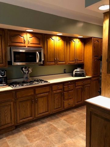 1216 Washington Rd, Mt Lebanon, PA 15228