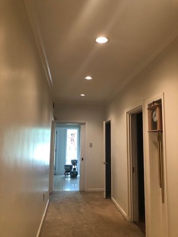 1216 Washington Rd, Mt Lebanon, PA 15228