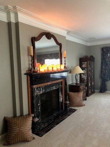 1216 Washington Rd, Mt Lebanon, PA 15228