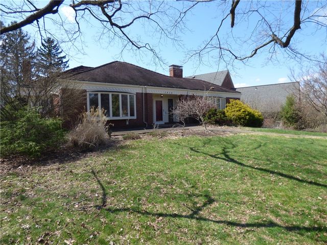 1216 Washington Rd, Mt Lebanon, PA 15228