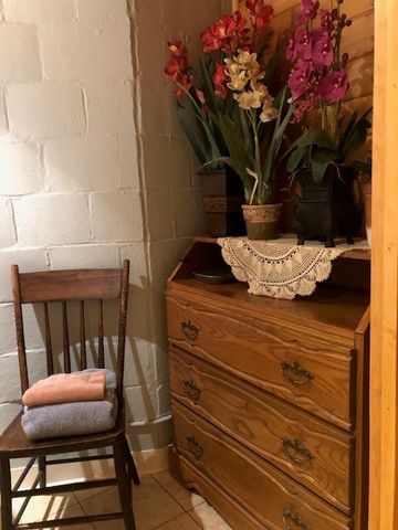 1216 Washington Rd, Mt Lebanon, PA 15228