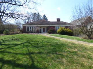 1216 Washington Rd, Mt Lebanon, PA 15228