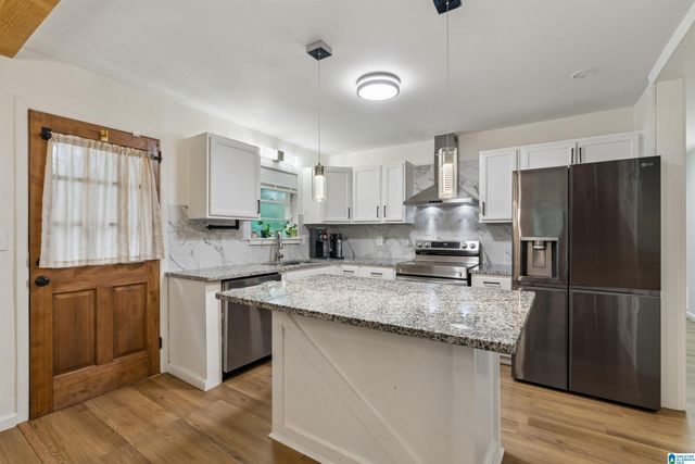 509 LYNNWOOD CIRCLE, Gardendale, AL 35217