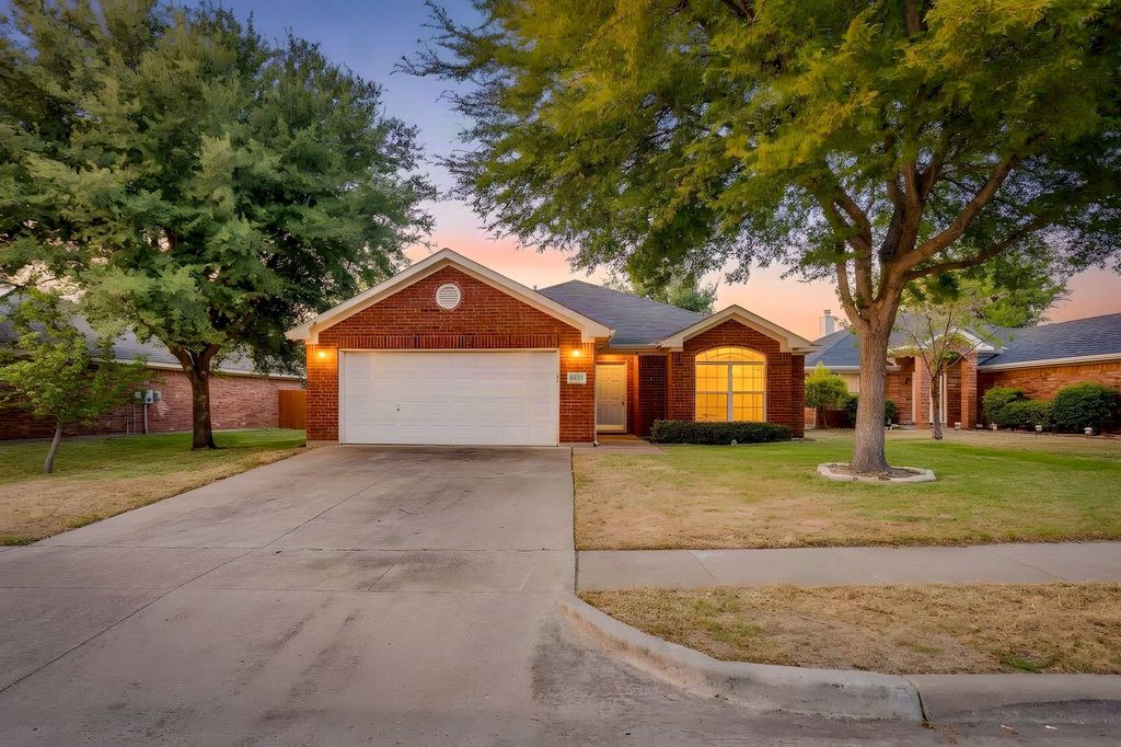 8433 Trinity Vista Trail, Fort Worth, TX 76053 — exterior