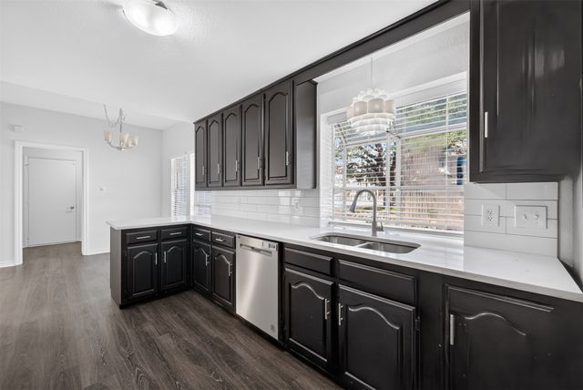 1319 Birkenhead Court, Dallas, TX 75204
