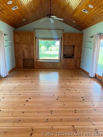 702 Shirley, Madill, OK 73446