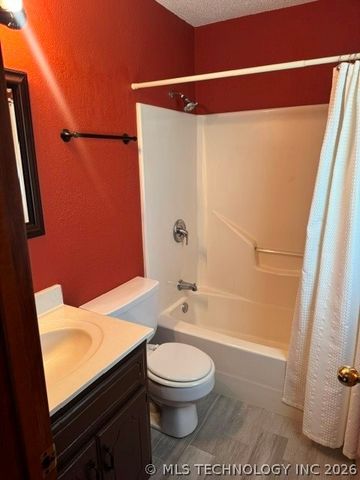 702 Shirley, Madill, OK 73446