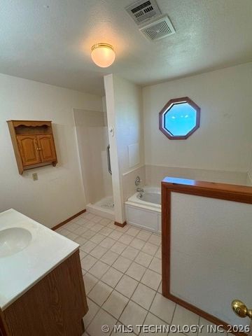 702 Shirley, Madill, OK 73446