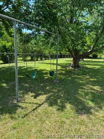 702 Shirley, Madill, OK 73446