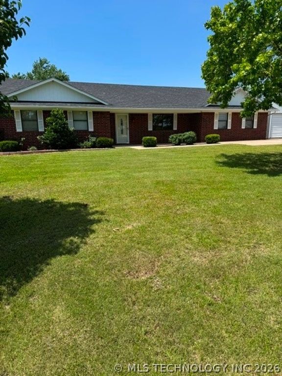 702 Shirley, Madill, OK 73446