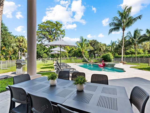 6114 NW 74th Terrace, Parkland, FL 33067