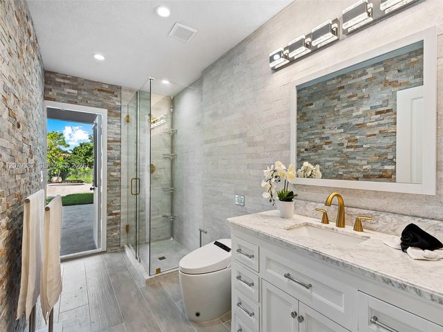 6114 NW 74th Terrace, Parkland, FL 33067