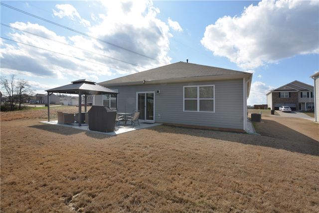 242 Hillendale Way, Pelzer, SC 29669