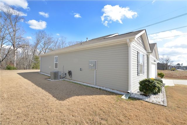 242 Hillendale Way, Pelzer, SC 29669