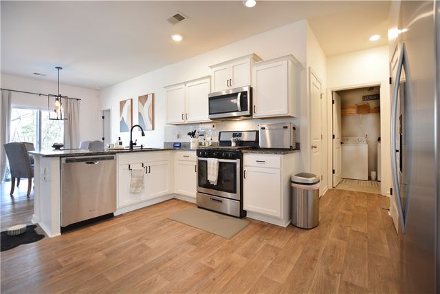 242 Hillendale Way, Pelzer, SC 29669