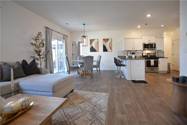 242 Hillendale Way, Pelzer, SC 29669